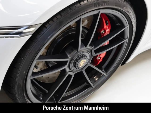 Porsche 992 Carrera Coupé GTS