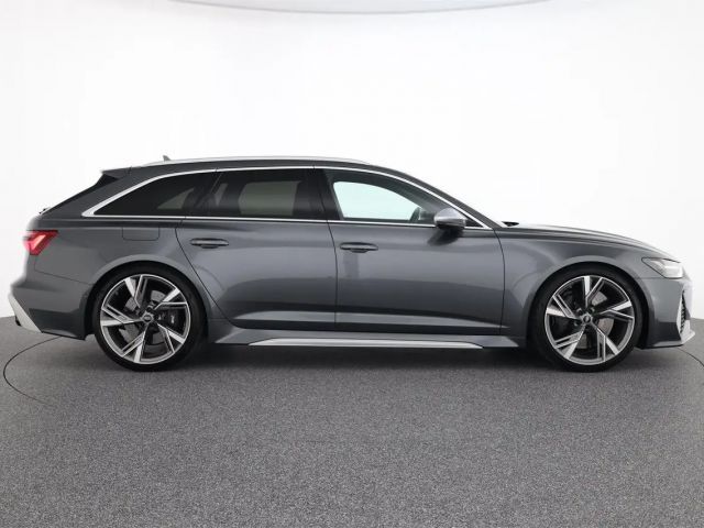Audi RS6 Avant Quattro S-Tronic
