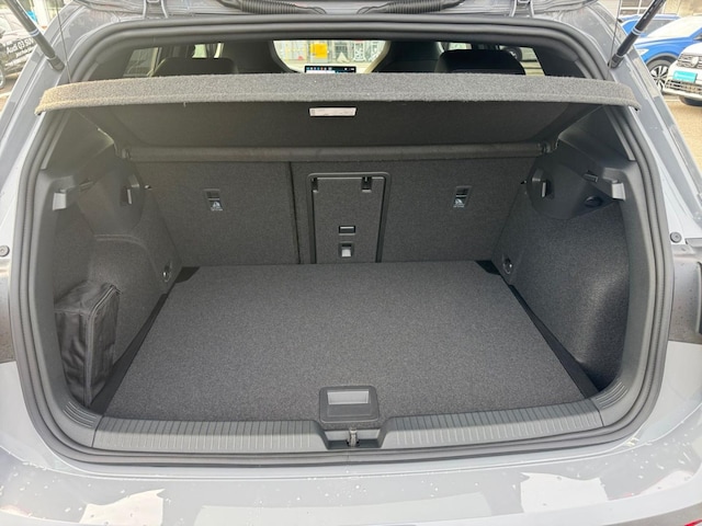 Volkswagen Golf 1.5 eTSI DSG R-Line