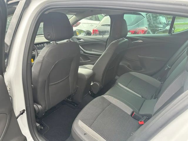 Opel Astra Design&Tech