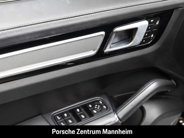 Porsche Cayenne Platinum Edition