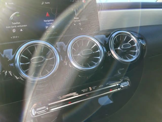 Mercedes-Benz A 180 AMG Line