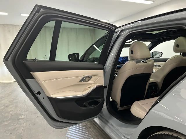 BMW 330 330e M-Sport Touring xDrive