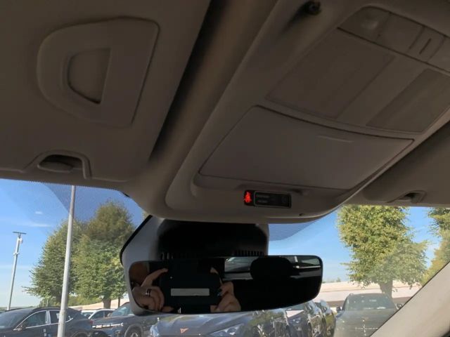 Renault Koleos Blue Initiale Paris