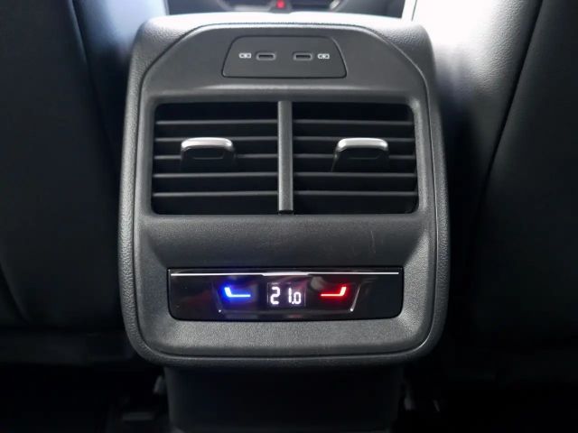 Volkswagen Passat 1.5 eTSI Business DSG