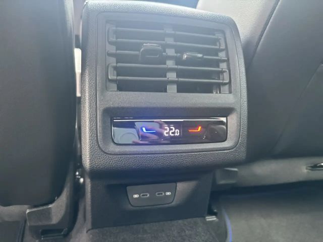 Volkswagen Golf 2.0 TSI Golf VIII