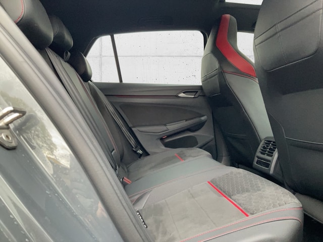 Volkswagen Golf 2.0 TSI Golf VIII