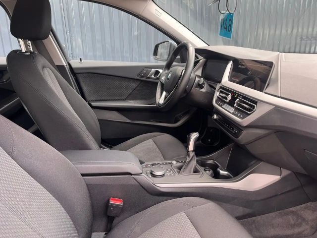 BMW 116 116i 5-deurs Sedan