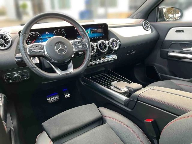 Mercedes-Benz EQA 300 4MATIC AMG Line