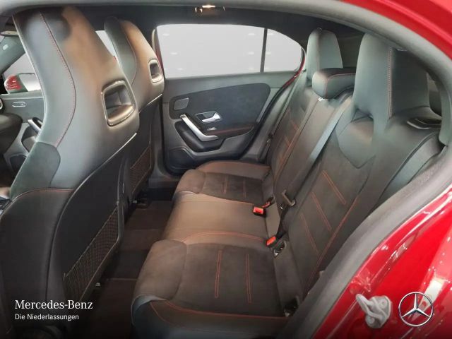 Mercedes-Benz A 250 A 250 e AMG Line