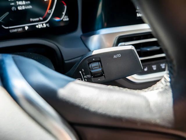 BMW 320 Sedan xDrive