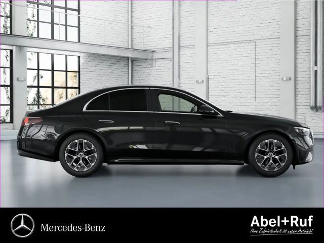 Mercedes-Benz E 200 AVANTGARDE Sedan