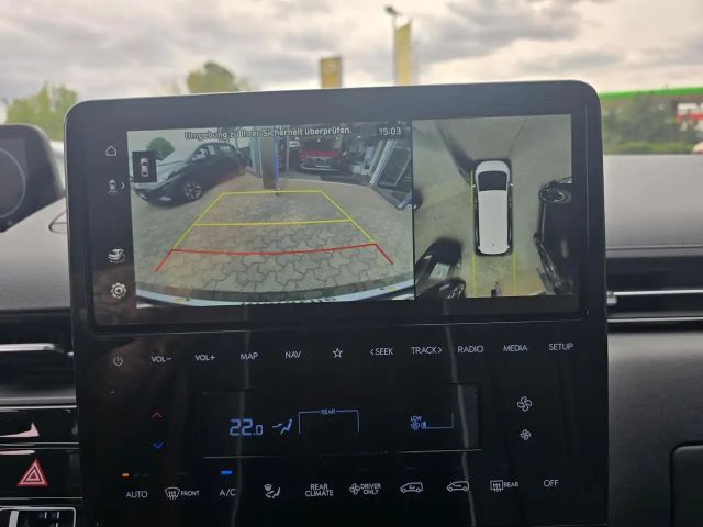 Hyundai Staria Signature