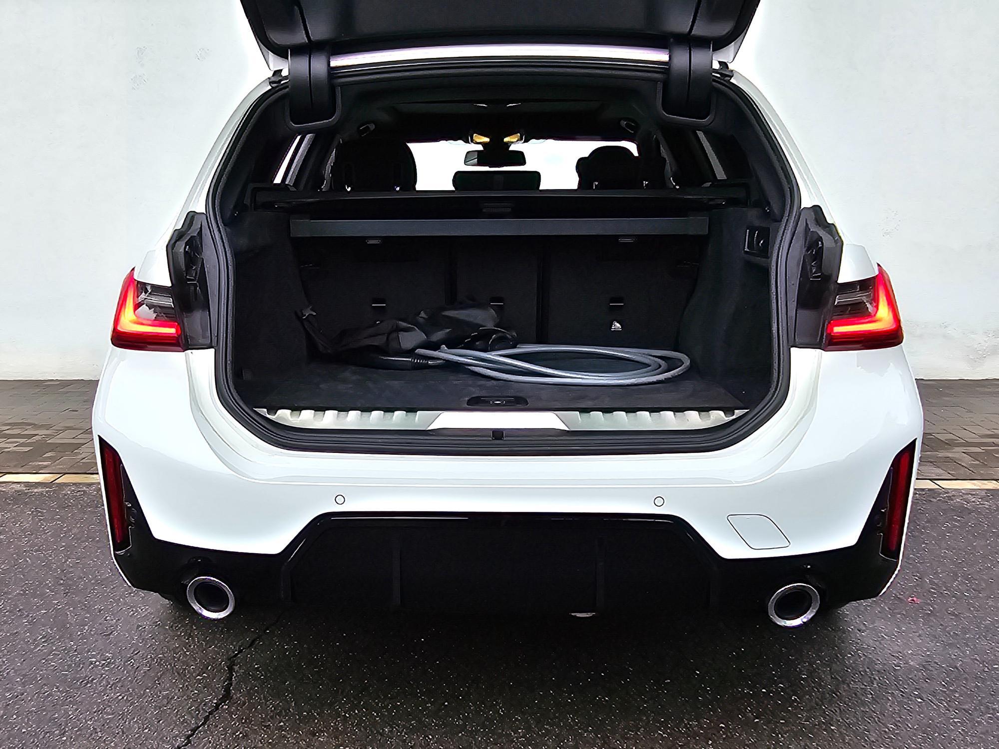 BMW 330 330e Touring