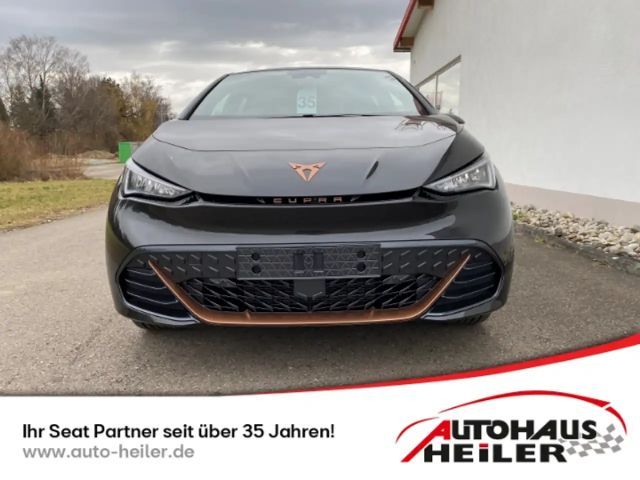 Cupra Born Navi digitales Cockp 360 Kamera LED ACC Fahrerprof