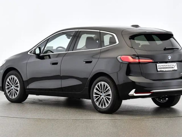 BMW 218 218d Active Tourer Luxury Line Sedan