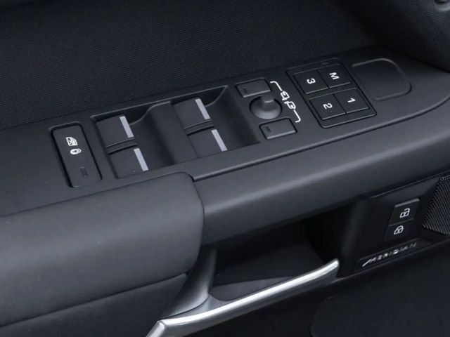 Land Rover Defender 110 D300 Dynamic SE