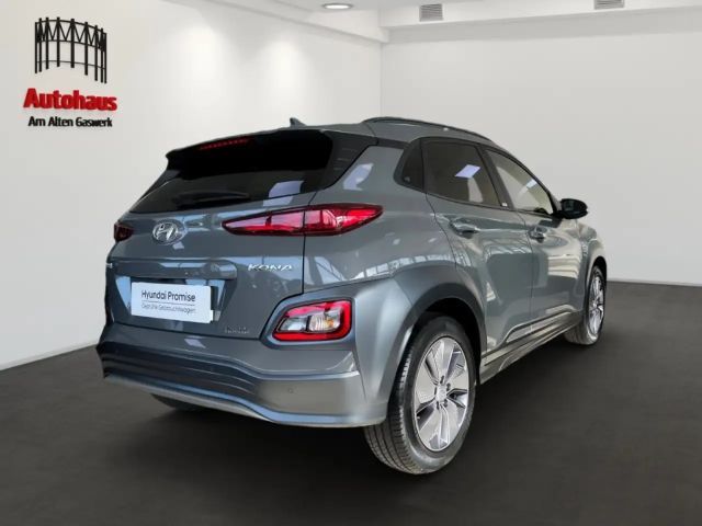 Hyundai Kona BATTERIEZERTIFIKAT+NAVI+WÄRMEPUMPE+APPLE/ANDROID+S