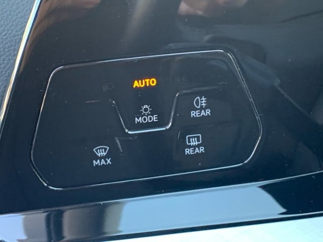 Volkswagen Golf 2.0 TDI DSG Life Variant