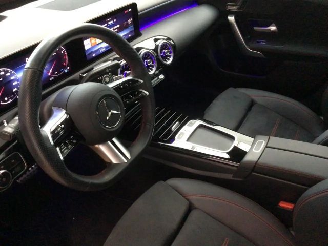 Mercedes-Benz A 250 4MATIC AMG Line Premium