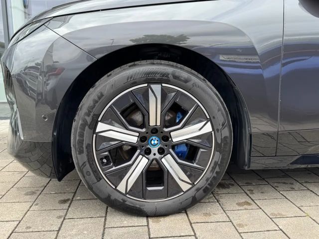 BMW iX xDrive50