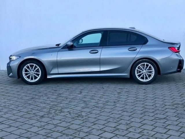 BMW 320 320i M-Sport Sedan