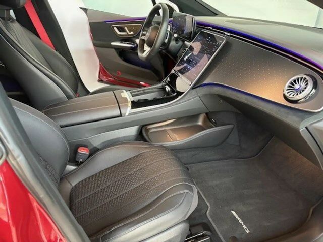 Mercedes-Benz EQE 300 Premium Sedan