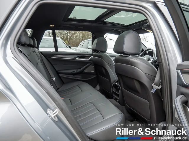 BMW 530 530d M-Sport Touring xDrive