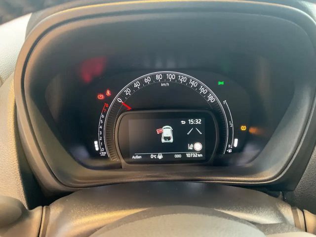 Toyota Aygo X 1.0 VVT-i Business Hatchback