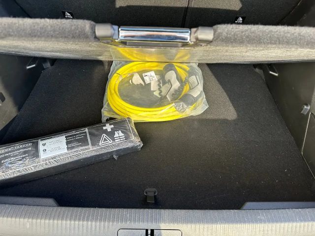 Peugeot E-2008 Allure Pack