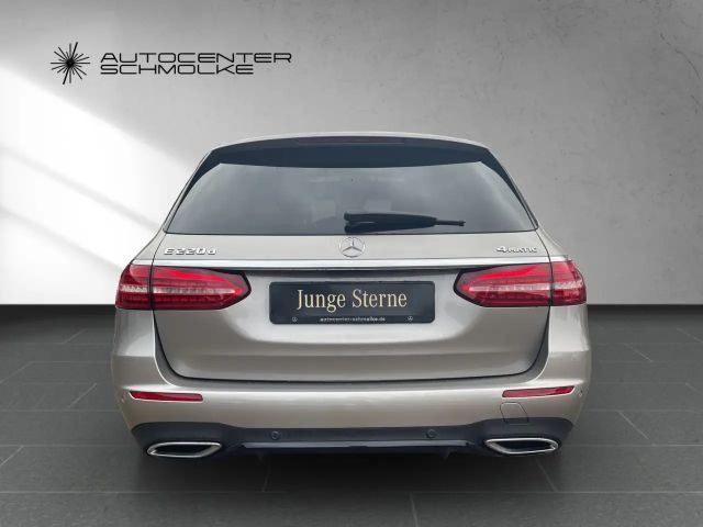 Mercedes-Benz E 220 4MATIC AMG Line