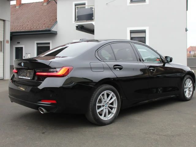 BMW 318 318i Sedan
