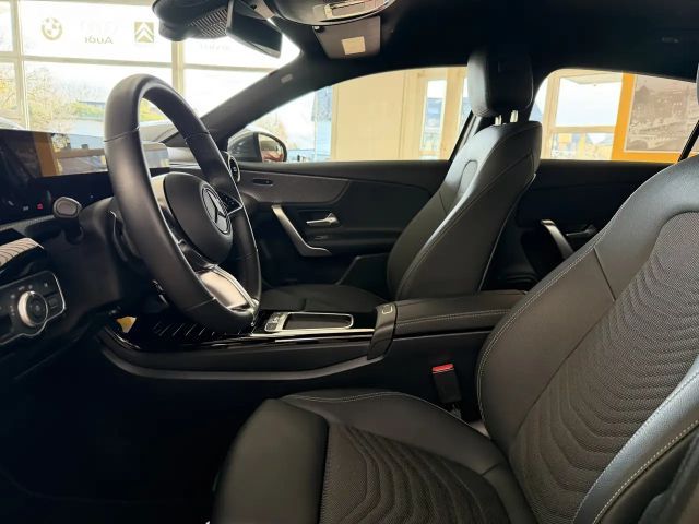 Mercedes-Benz A 180 A 180 d