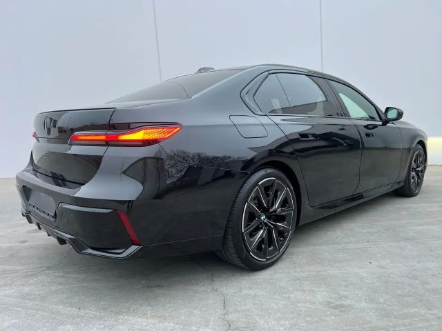 BMW 740 740d M-Sport Sedan xDrive