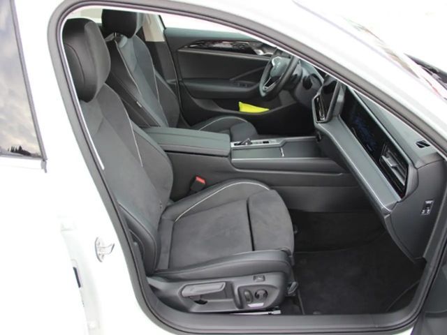 Volkswagen Passat 1.5 eTSI Business DSG Variant