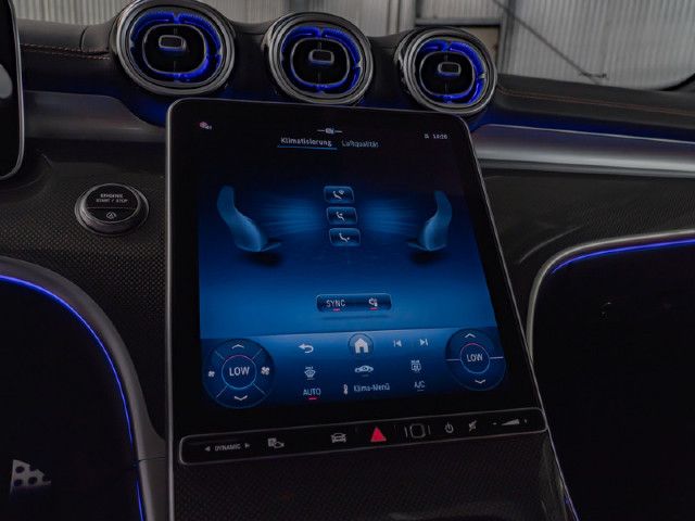 Mercedes-Benz C 200 AMG Line Sedan