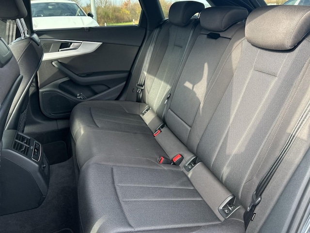 Audi A4 40 TFSI Avant S-Tronic