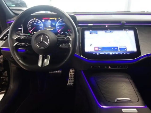 Mercedes-Benz E 200 AMG Line Sedan