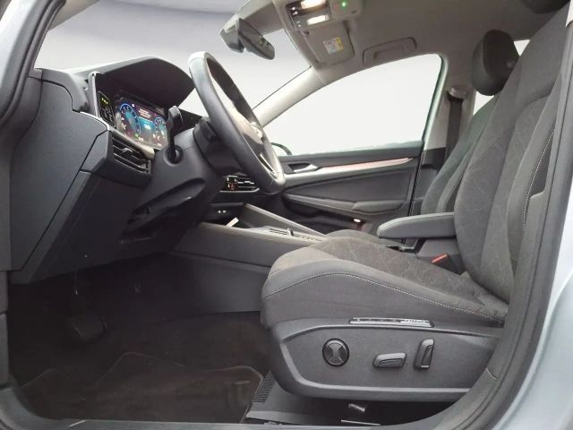 Volkswagen Golf 1.5 eTSI Variant