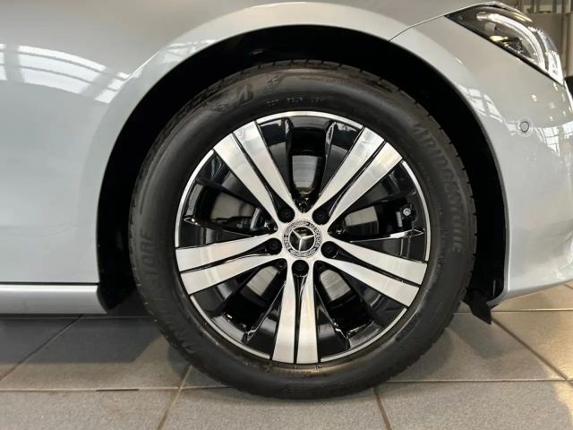 Mercedes-Benz C 200 AVANTGARDE Sedan