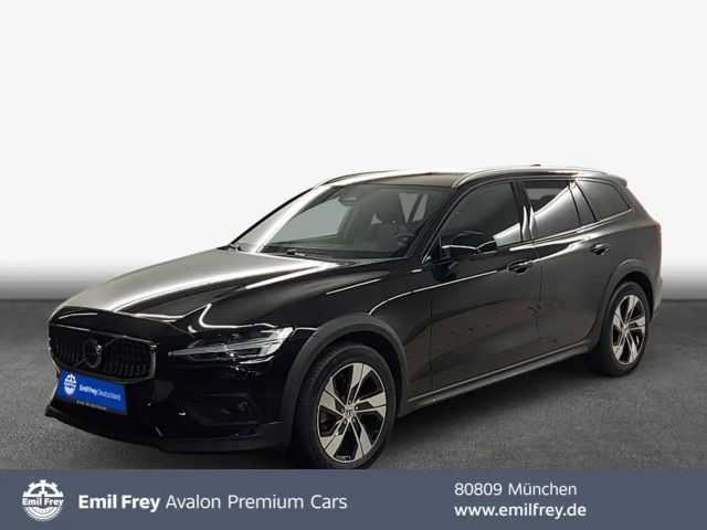 Volvo V60 Cross Country AWD Plus