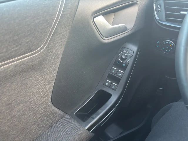 Ford Puma EcoBoost Titanium