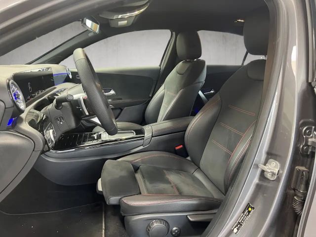 Mercedes-Benz A 220 4MATIC AMG Line