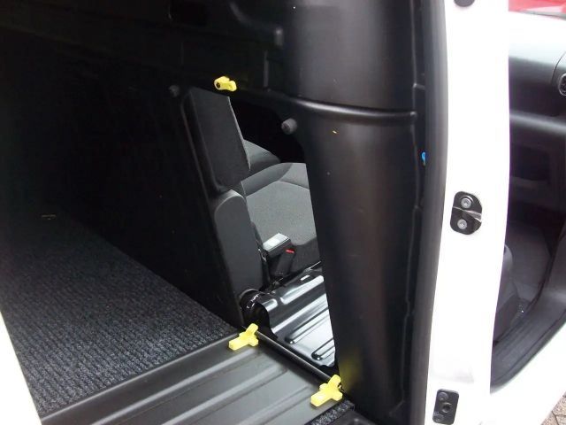 Opel Combo E 1.2 Cargo XL Holzboden Anhängerkupplung