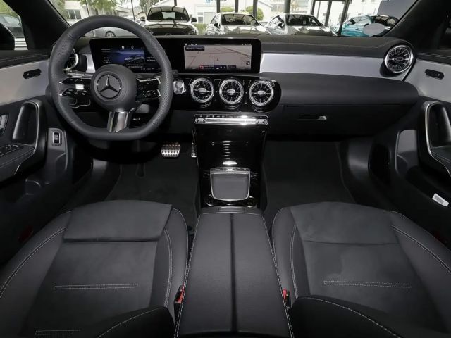 Mercedes-Benz CLA 180 AMG Line Coupé