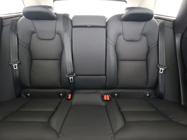 Volvo XC60 AWD Dark Plus