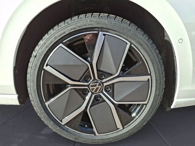 Volkswagen Golf DSG Style eHybrid