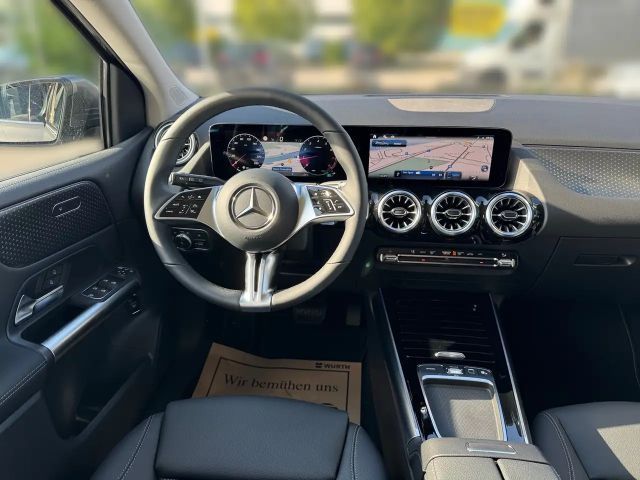 Mercedes-Benz B 180 Sedan