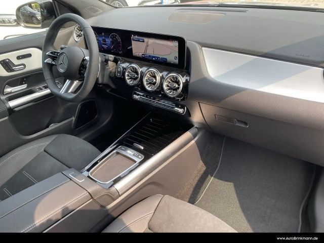 Mercedes-Benz GLA 200 AMG Line