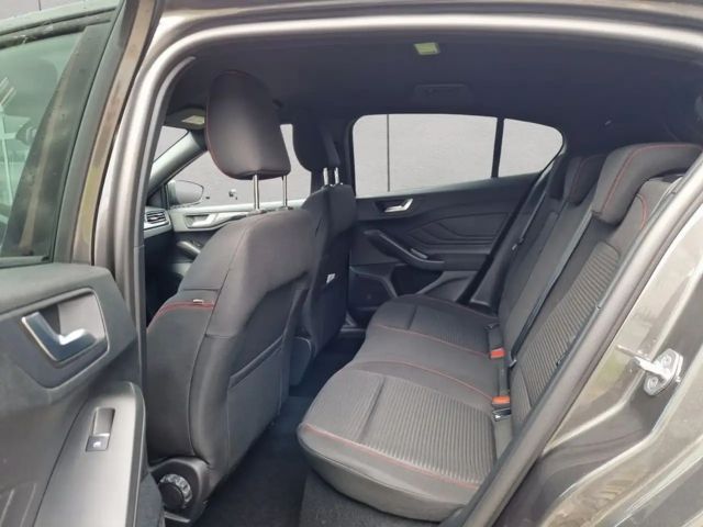 Ford Focus EcoBoost ST Line